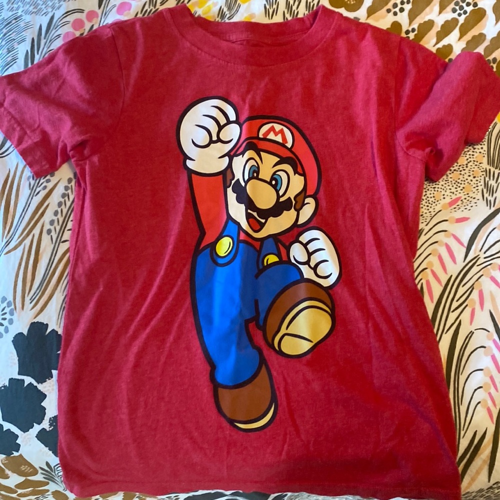 Boys size 8 Mario shirt